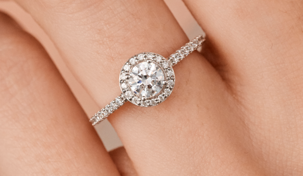 Halo engagement rings - elegant and eye-catching | acredo